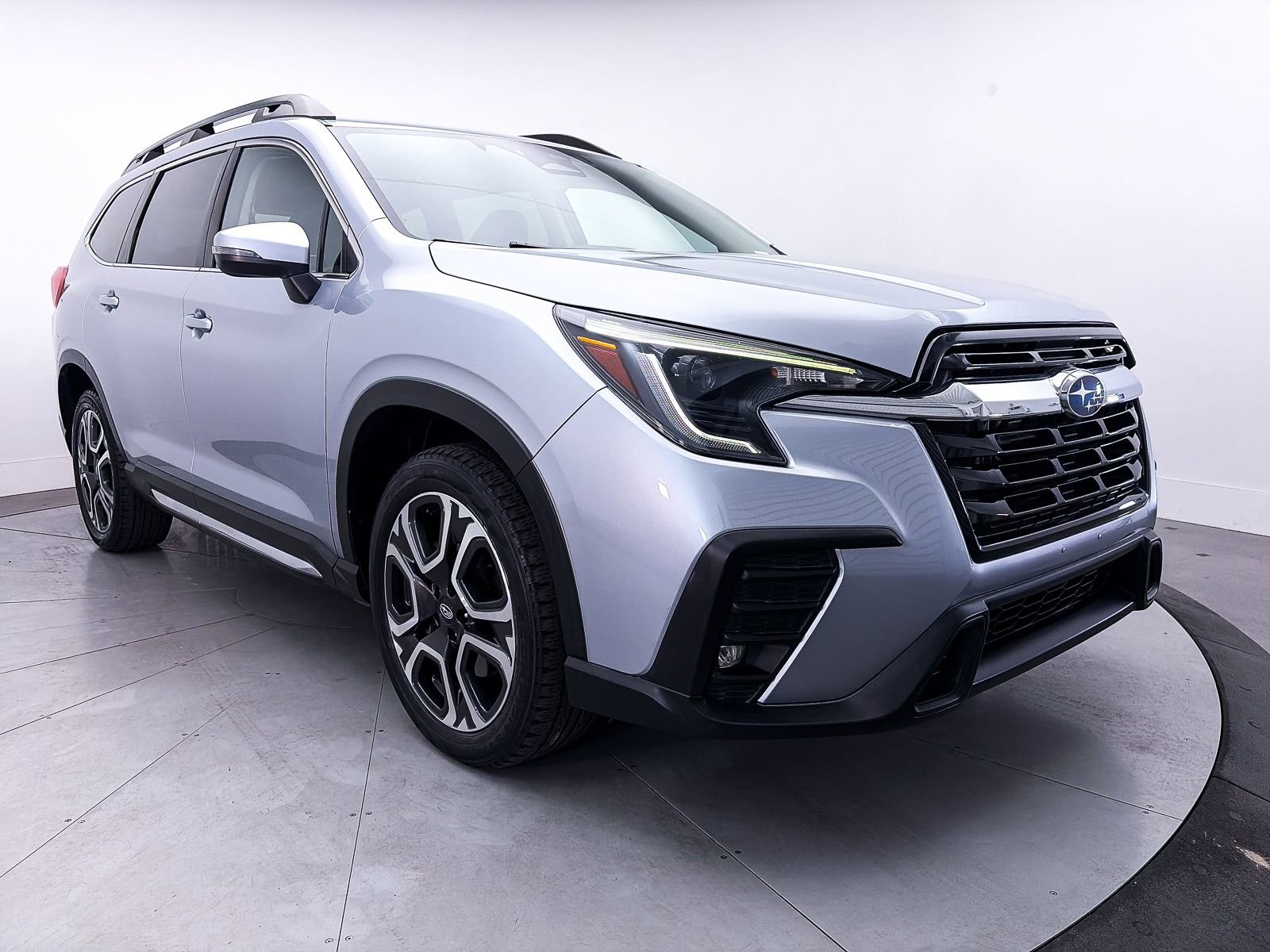 Used 2023 Subaru Ascent Limited AWD/4WD image 10
