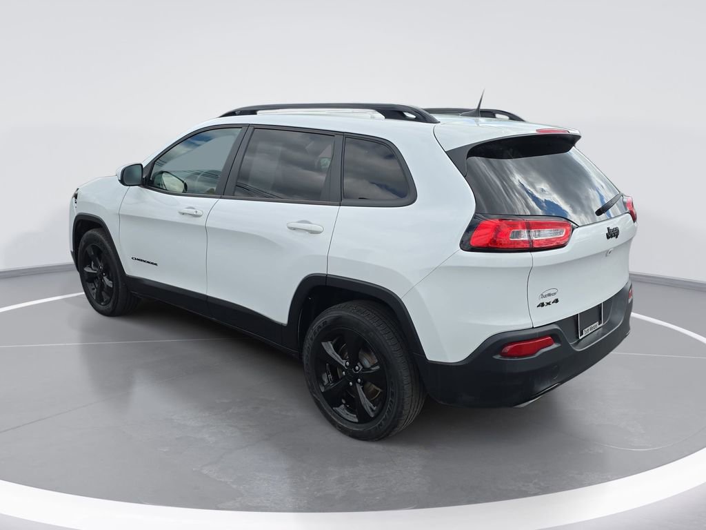 Used 2018 Jeep Cherokee Latitude w/ Altitude Package AWD/4WD image 6