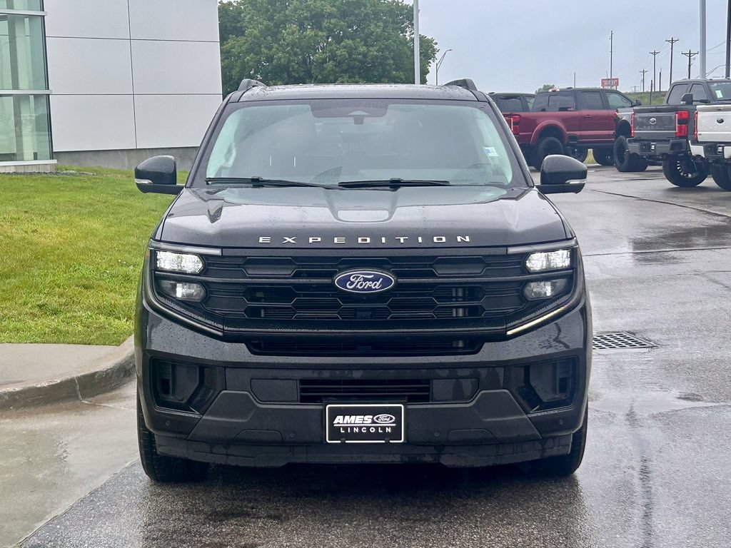 Used 2025 Ford Expedition Active AWD/4WD image 8