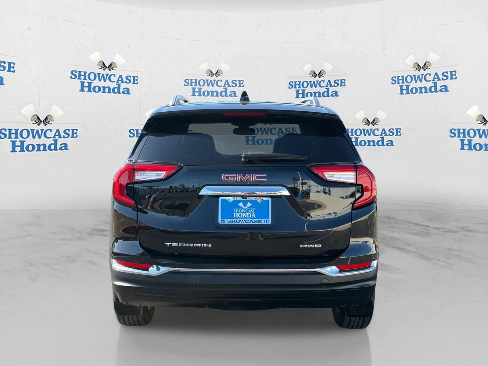 Used 2023 GMC Terrain SLT w/ LPO, Floor Liner Package AWD/4WD image 6