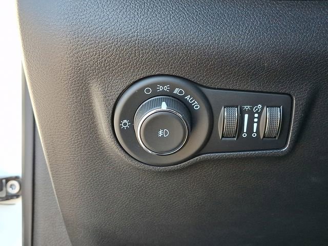 Used 2023 Jeep Compass Limited image 26