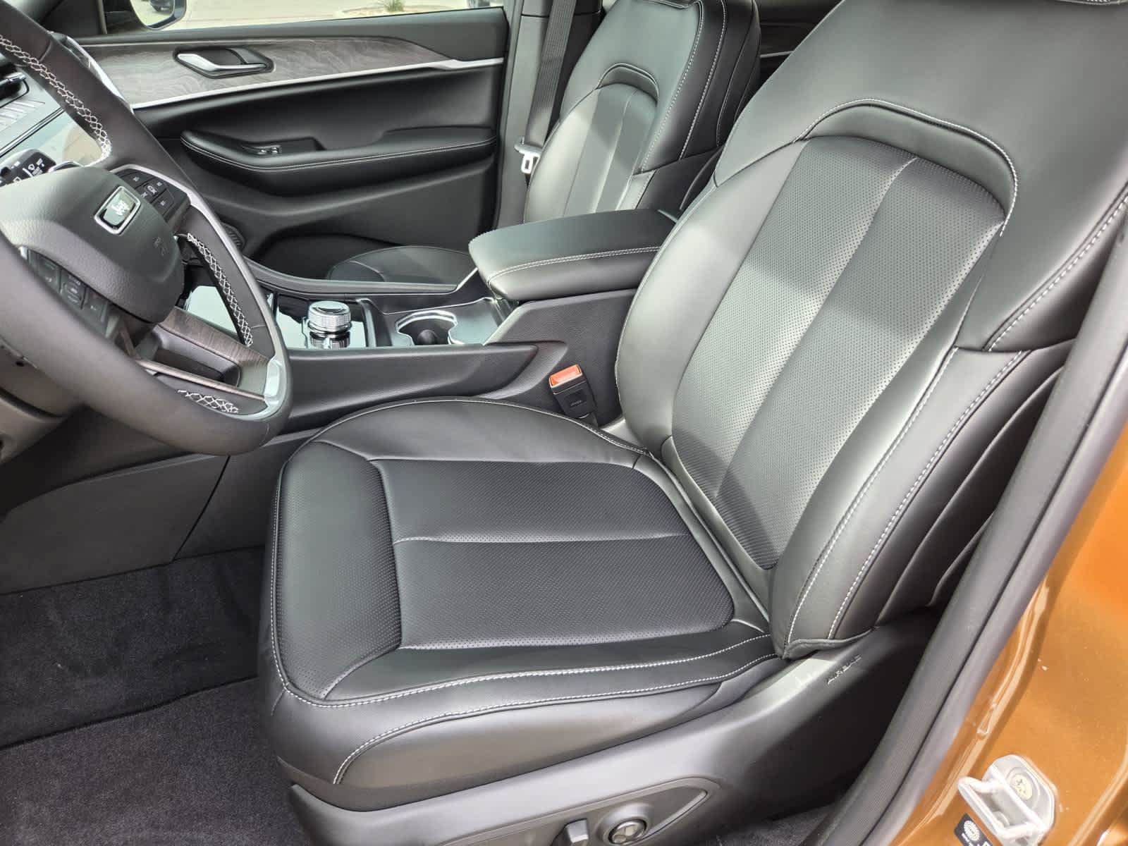 New 2026 Jeep Grand Cherokee Limited AWD/4WD image 15