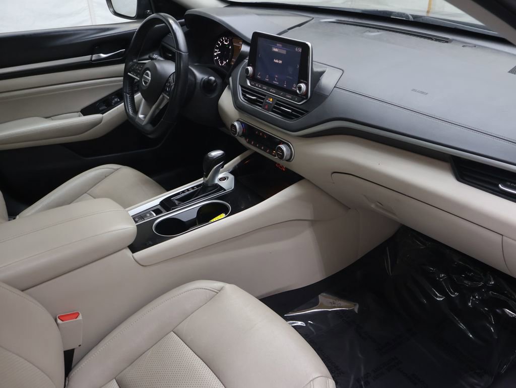 Used 2020 Nissan Altima 2.5 SV image 10