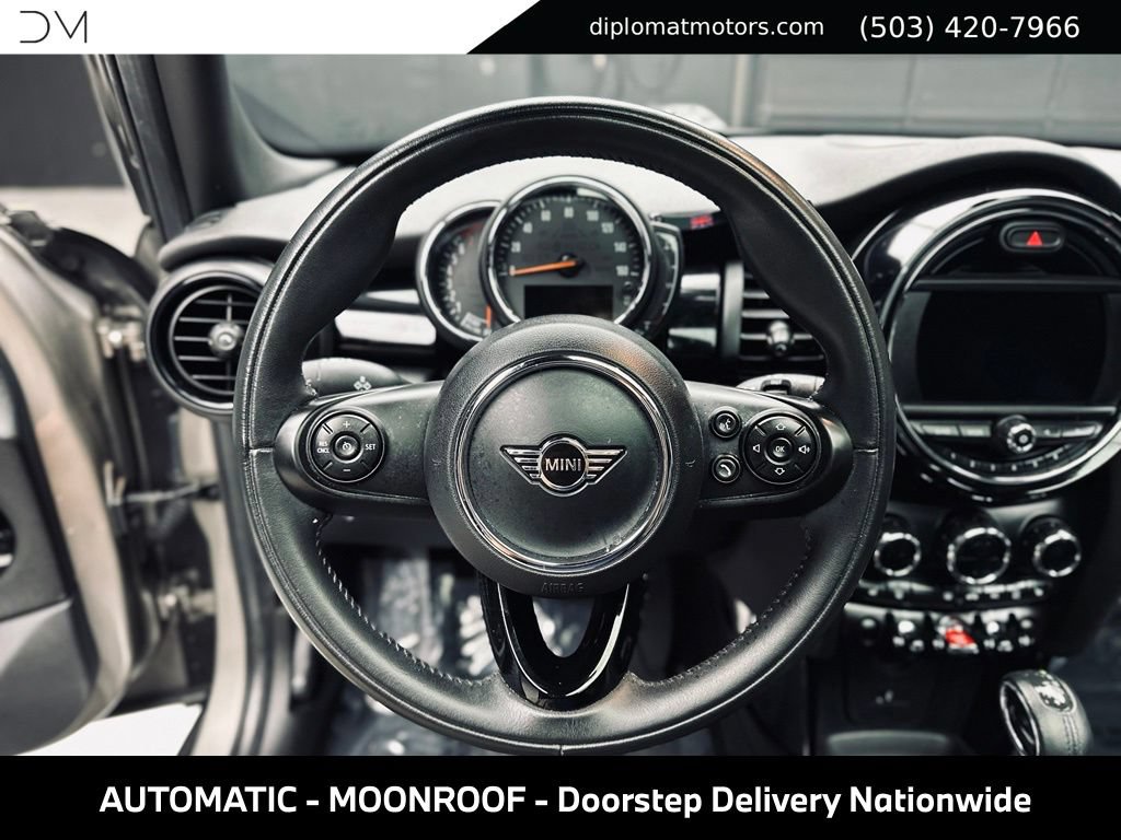 Used 2019 MINI Cooper 4-Door Hardtop w/ Signature Upholstery Package FWD image 29