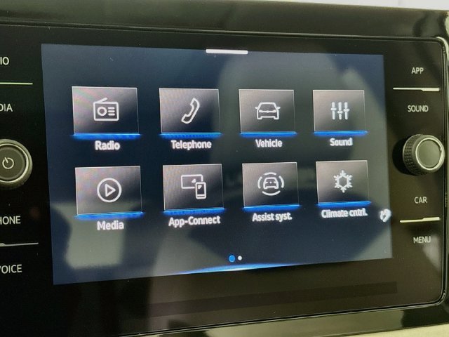 Certified 2025 Volkswagen Taos SE AWD/4WD image 17