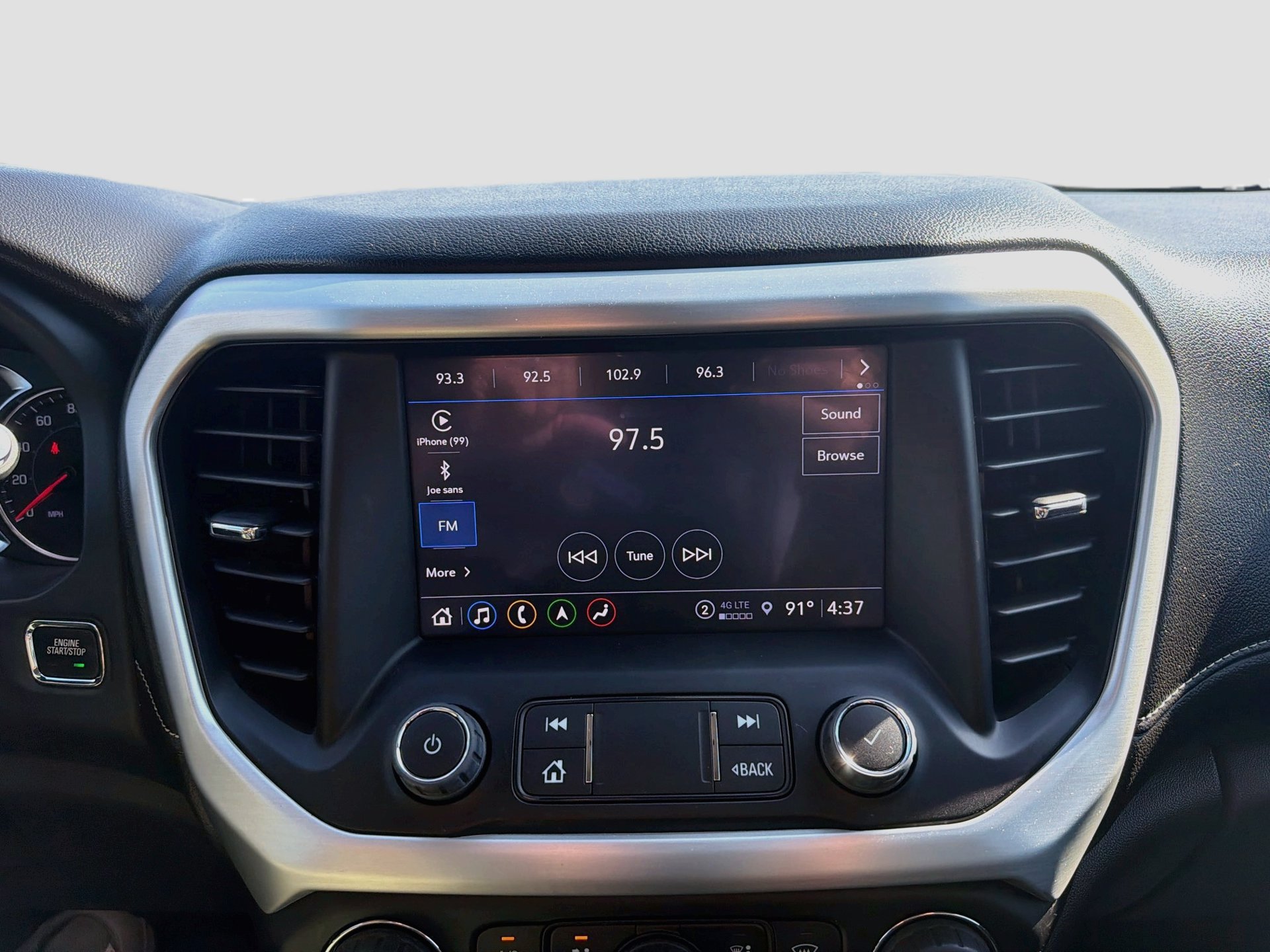 Used 2023 GMC Acadia SLT AWD/4WD image 18