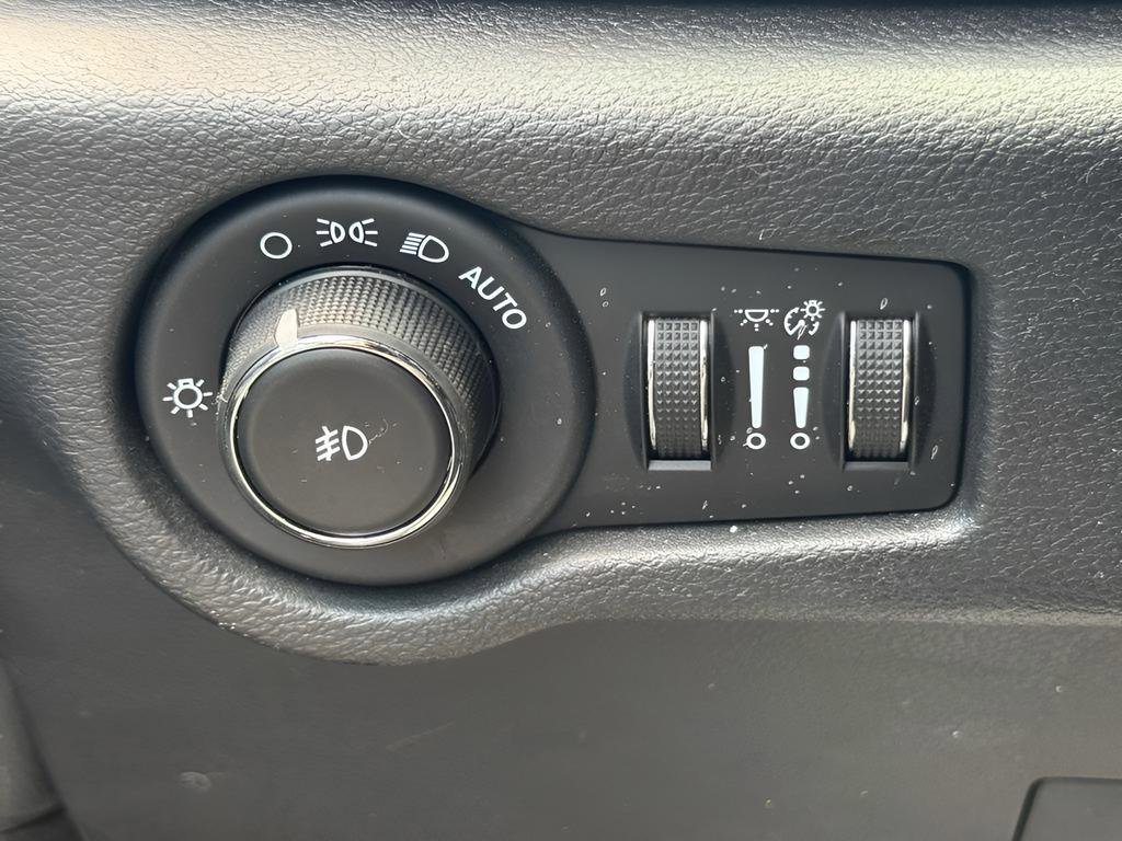 Used 2018 Chrysler Pacifica Touring Plus w/ S Appearance Package FWD image 25