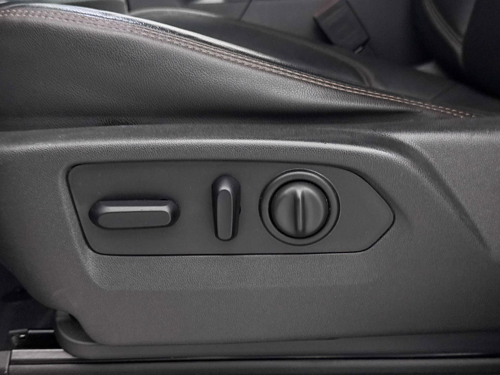Used 2019 GMC Sierra 1500 AT4 w/ AT4 Premium Package AWD/4WD image 25