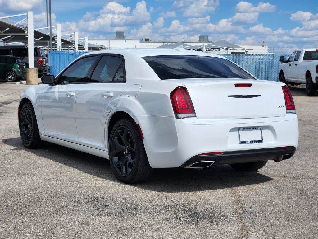 Used 2023 Chrysler 300 Touring w/ Sport Appearance Package RWD image 7