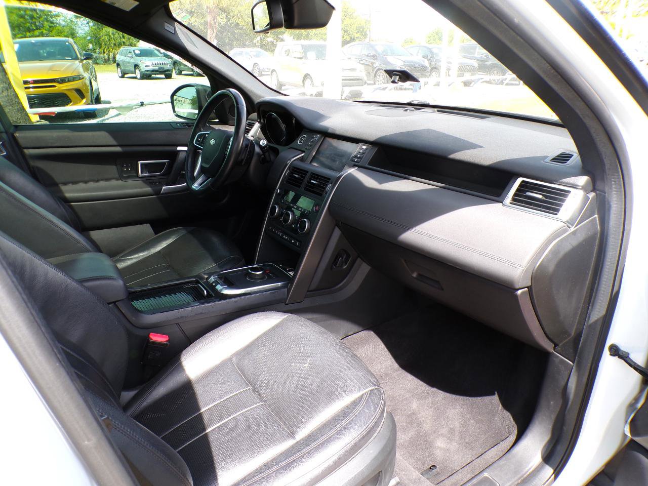 Used 2019 Land Rover Discovery Sport image 19