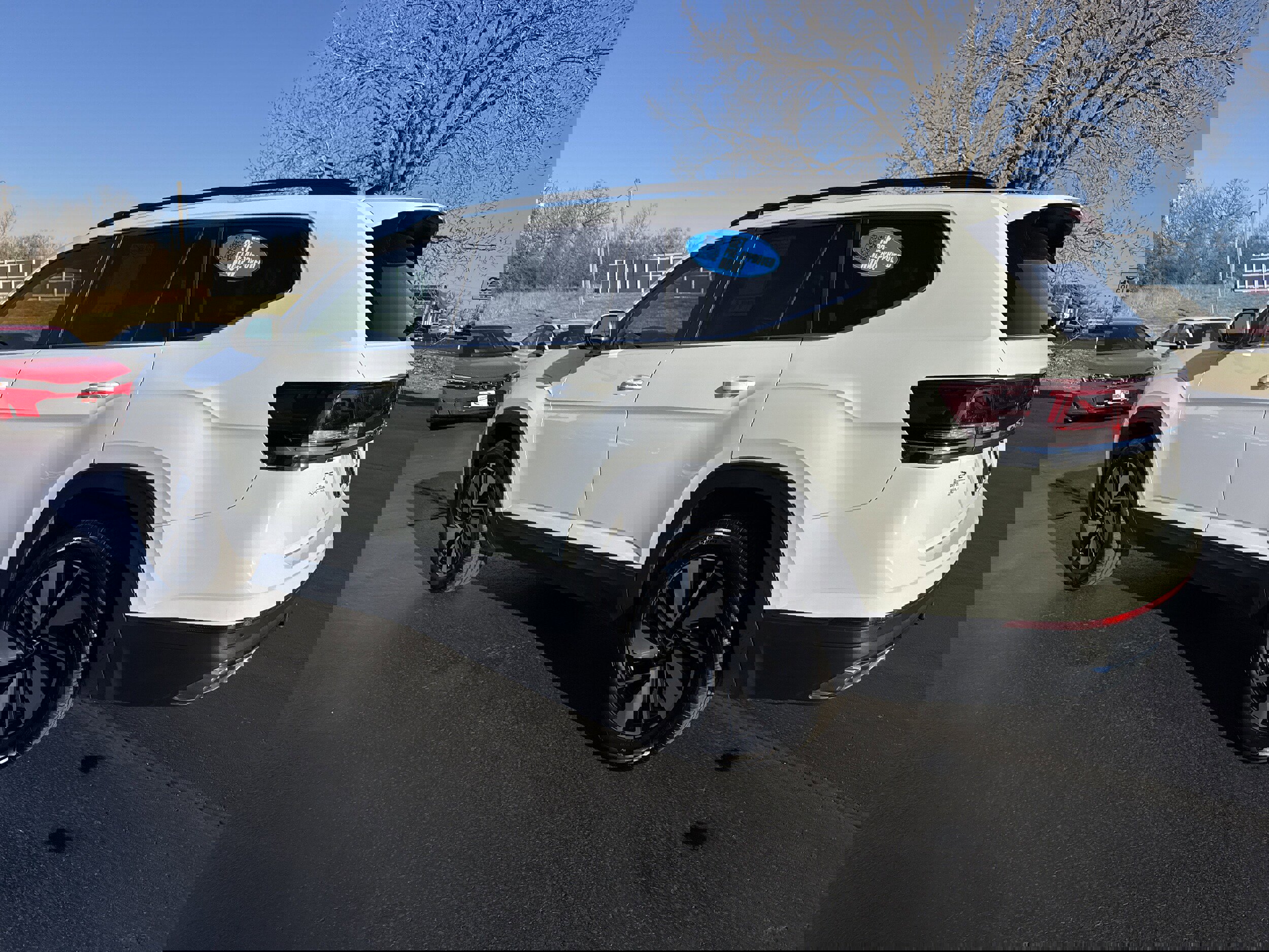 Used 2025 Volkswagen Atlas SE image 3