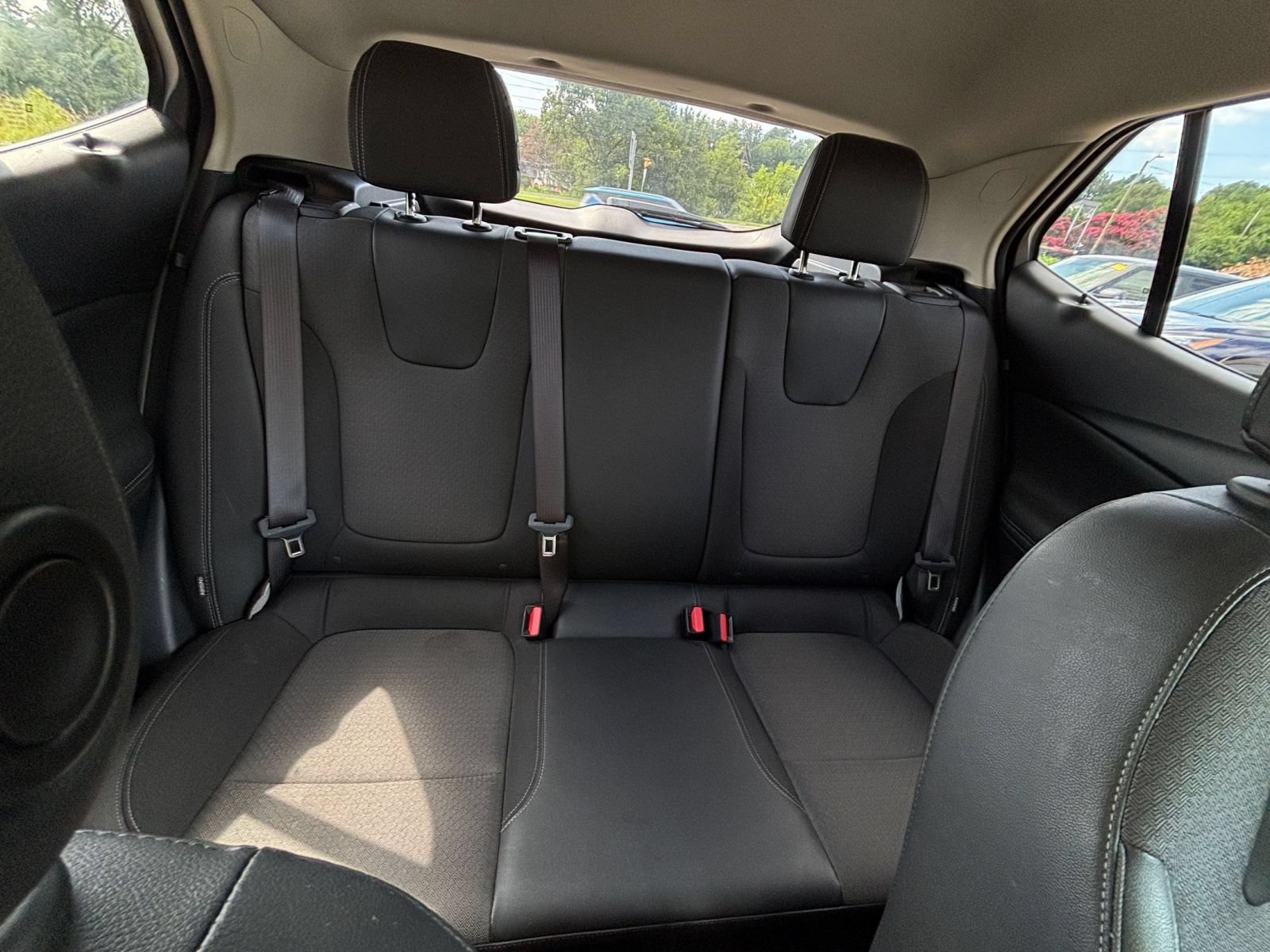 Used 2025 Buick Encore GX Preferred AWD/4WD image 35