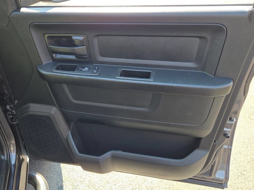 Certified 2018 RAM 1500 Express AWD/4WD image 5