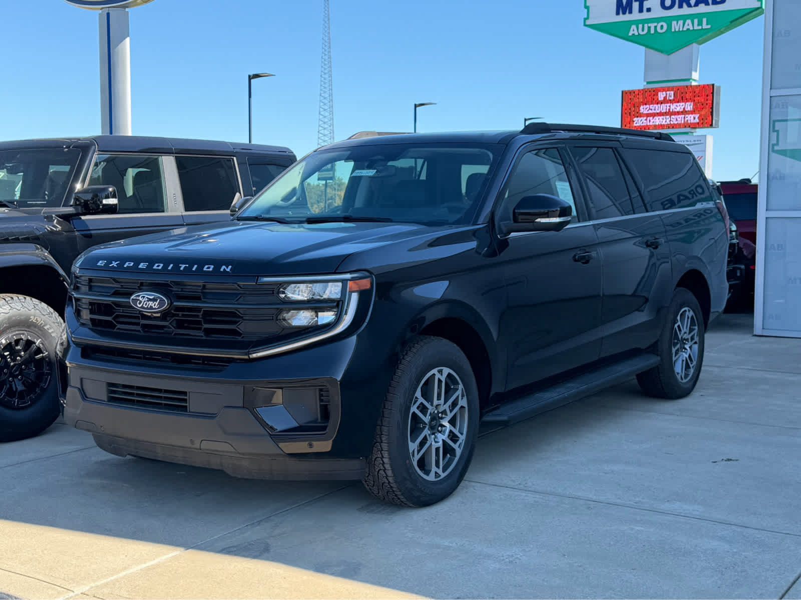 New 2026 Ford Expedition Max Active AWD/4WD image 1