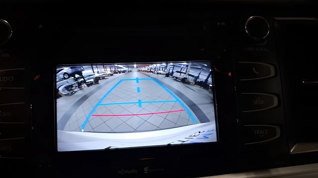 Used 2014 Toyota Highlander Plus AWD/4WD image 28