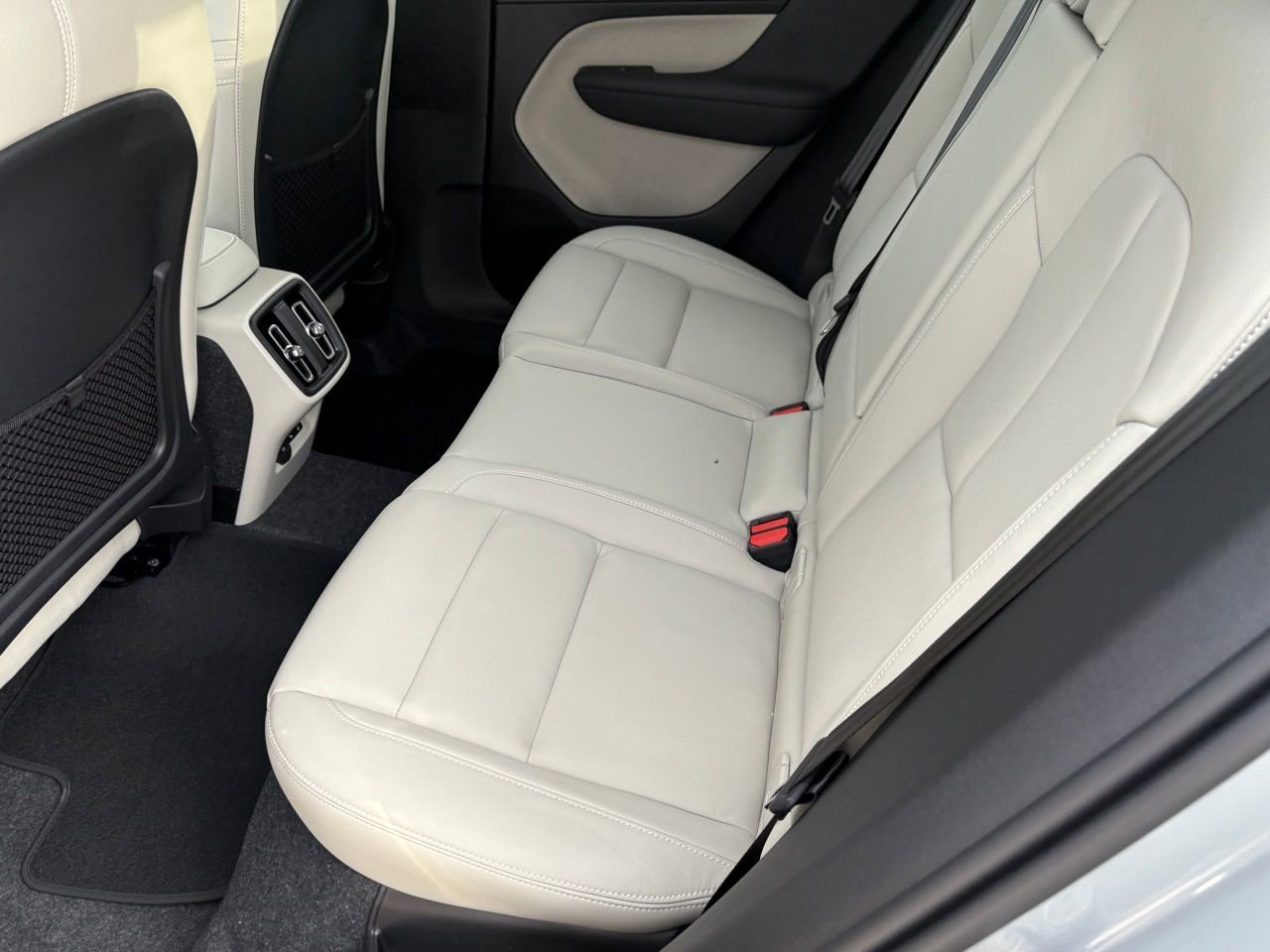 New 2026 Volvo XC40 B5 Plus w/ Protection Package Premier image 21