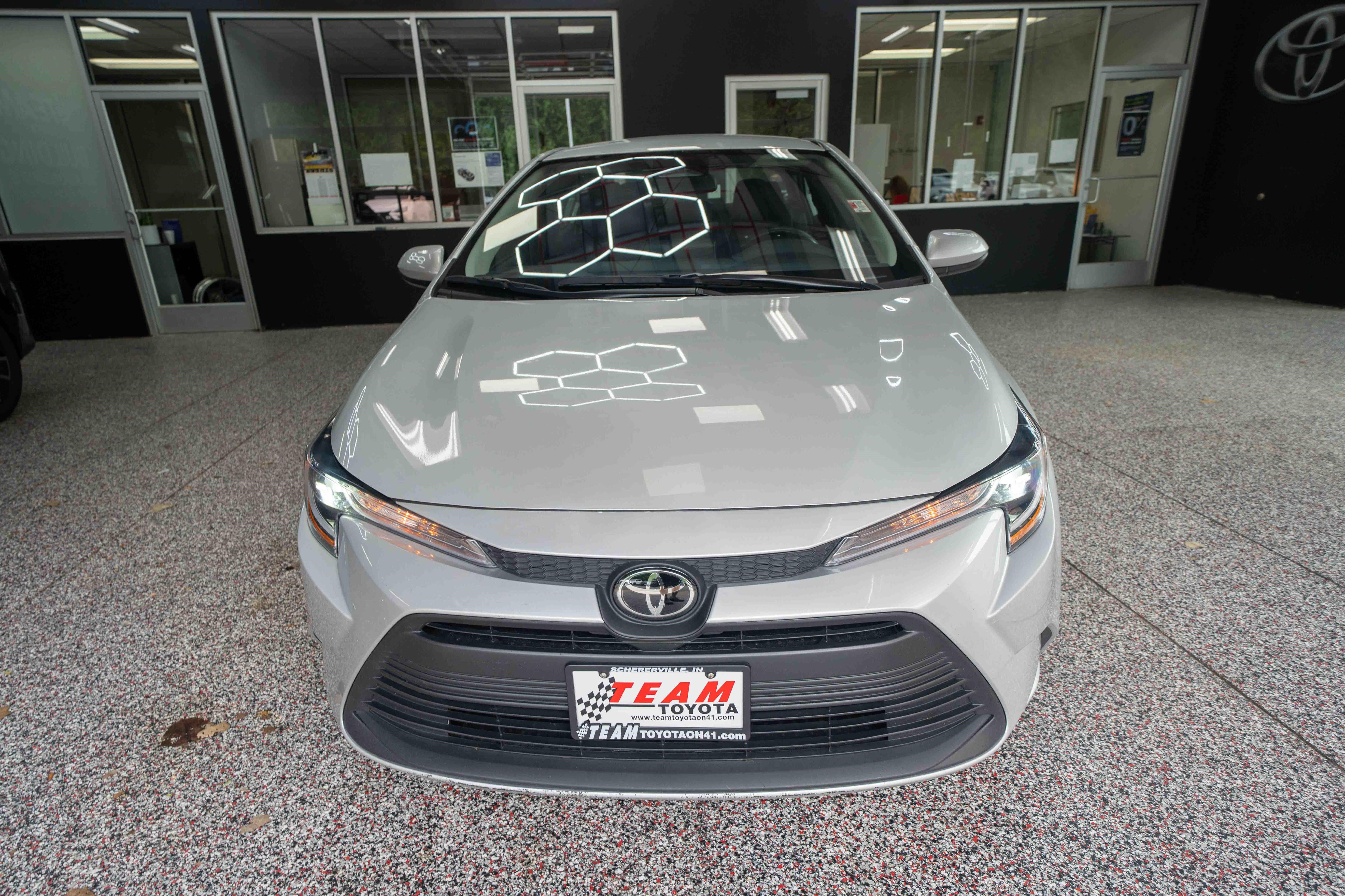 Used 2025 Toyota Corolla LE FWD image 6