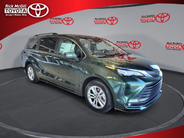 New 2026 Toyota Sienna XLE AWD/4WD image 1