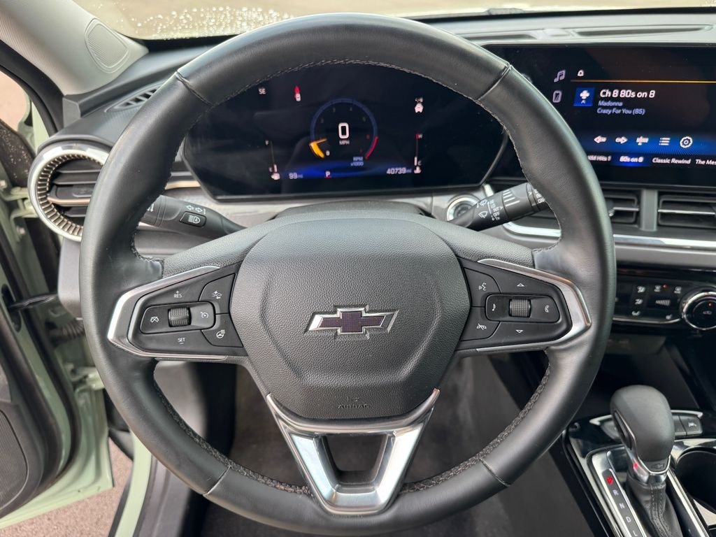 Used 2025 Chevrolet Trax ACTIV FWD image 25