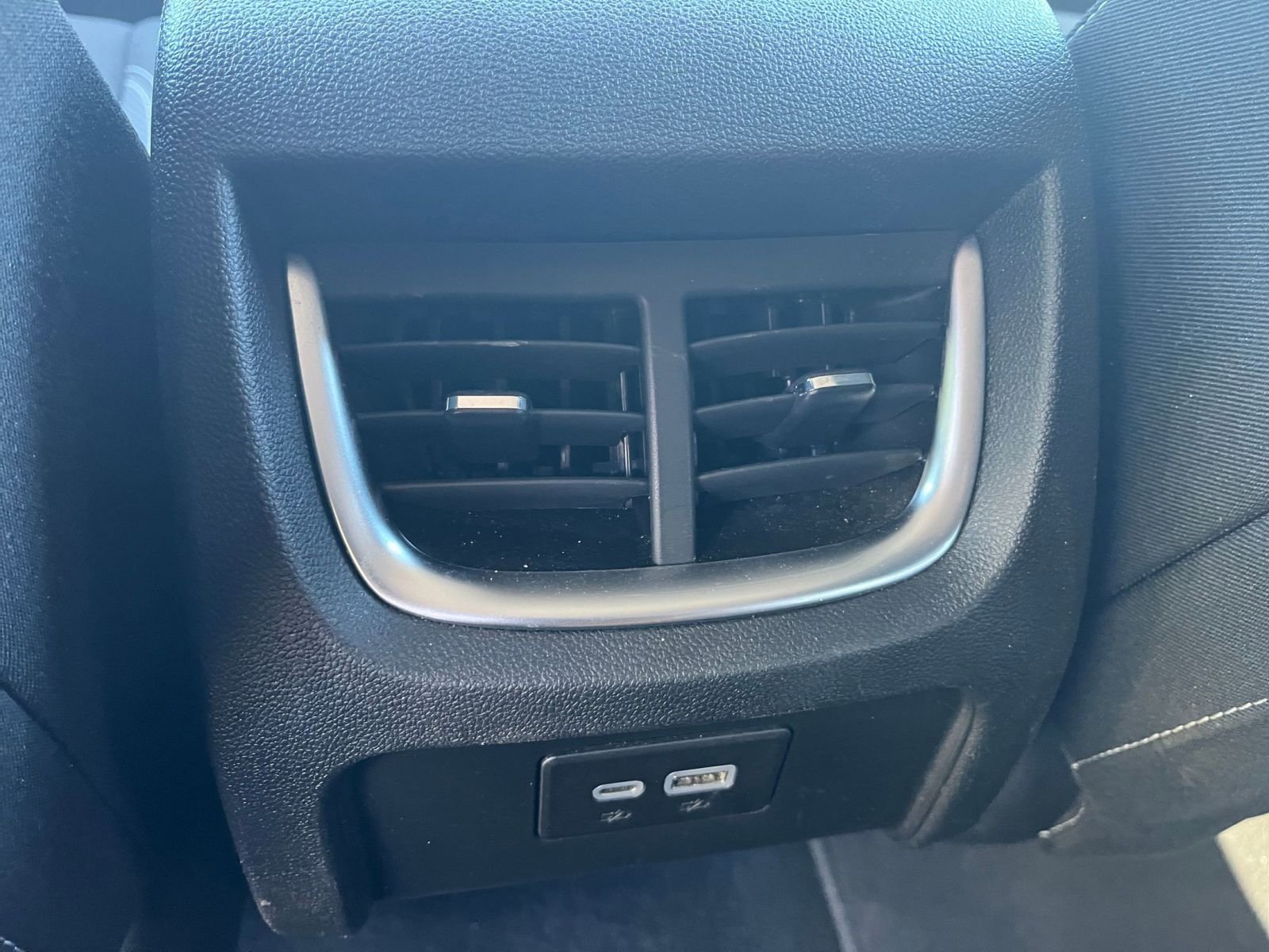 Used 2025 Chevrolet Blazer LT FWD image 23