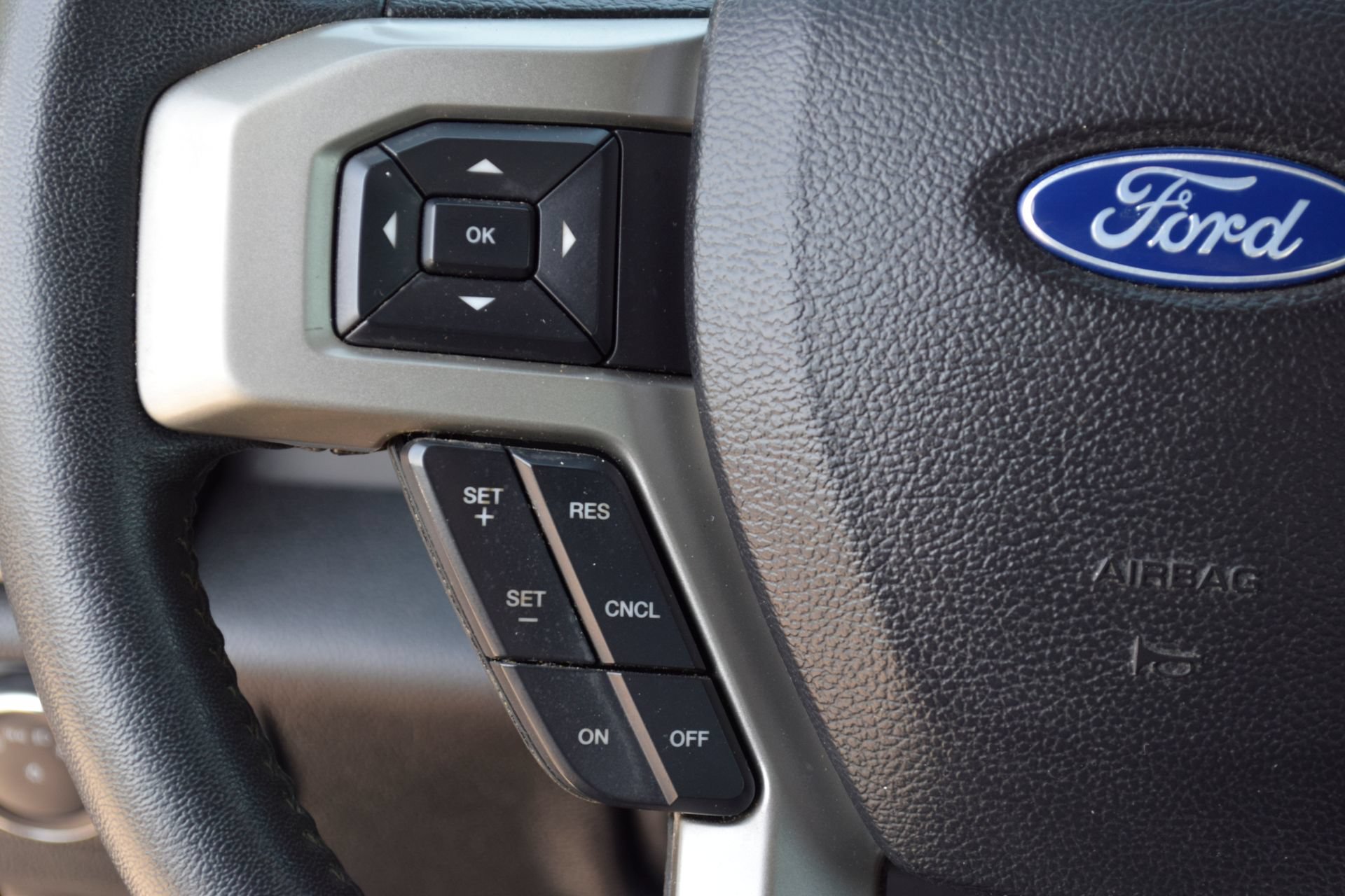 Used 2020 Ford F250 Lariat w/ Lariat Ultimate Package AWD/4WD image 8