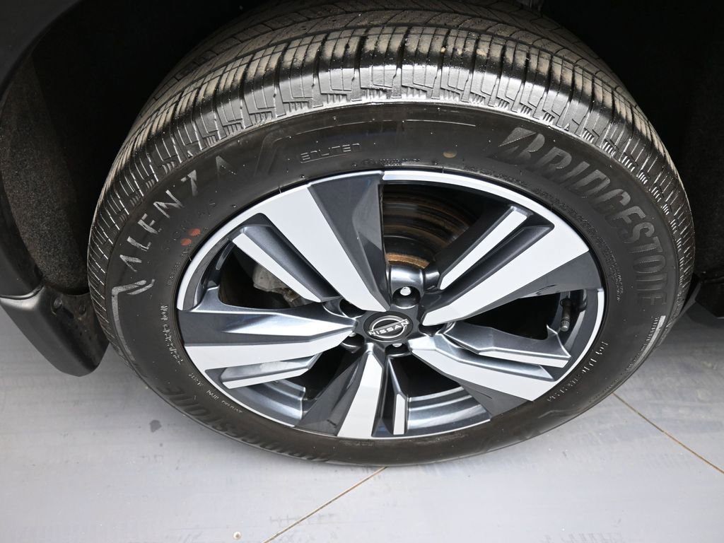 Used 2023 Nissan Rogue SL w/ SL Premium Package image 12