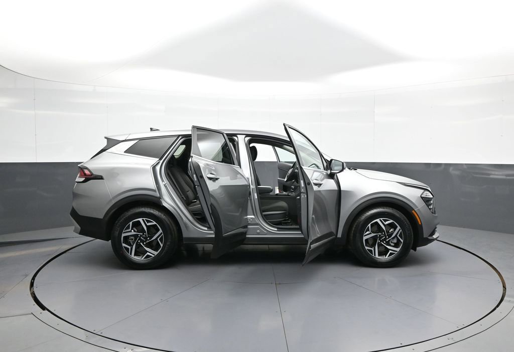 Certified 2025 Kia Sportage LX FWD image 40