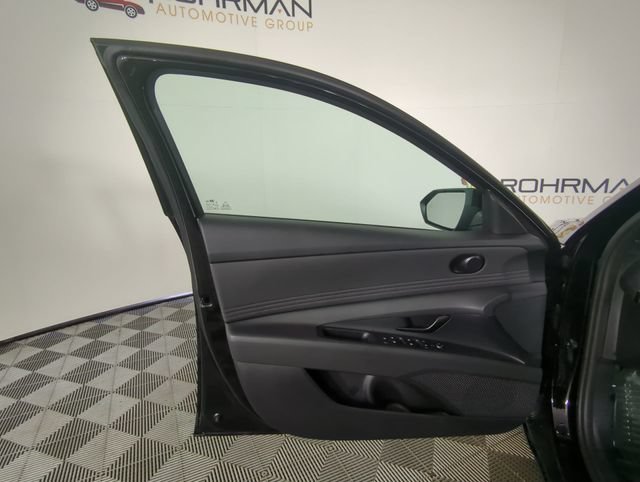New 2026 Hyundai Elantra Sport FWD image 17