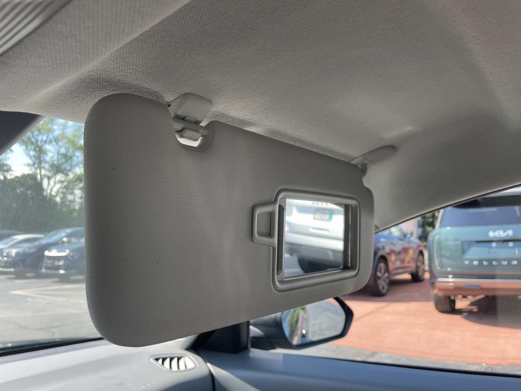 Used 2025 Kia K4 FWD image 24