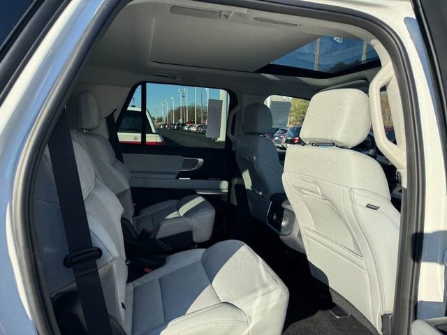 New 2025 Ford Expedition Platinum w/ Driver's Package image 5