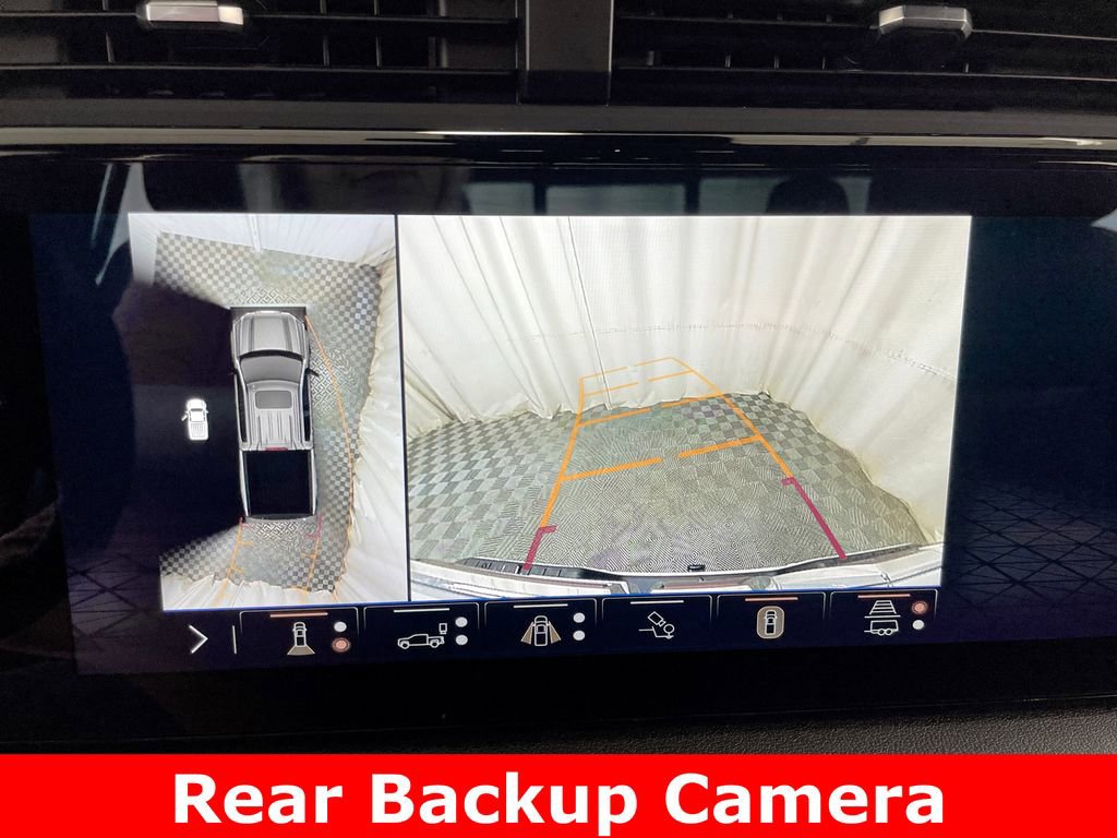 Used 2024 GMC Sierra 1500 AT4 w/ AT4 Premium Package AWD/4WD image 3