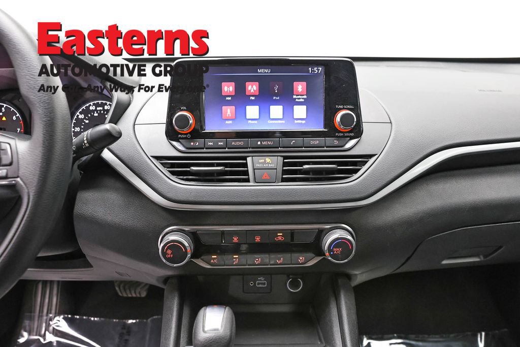 Used 2024 Nissan Altima 2.5 S FWD image 11