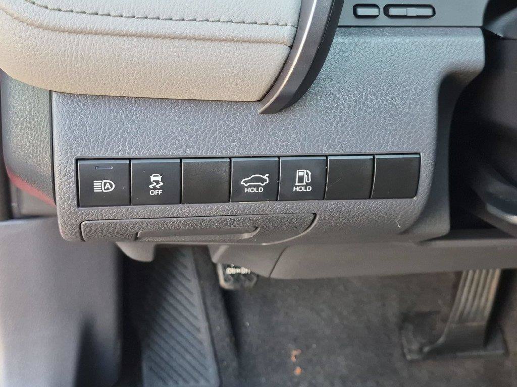 Used 2019 Toyota Camry SE FWD image 8