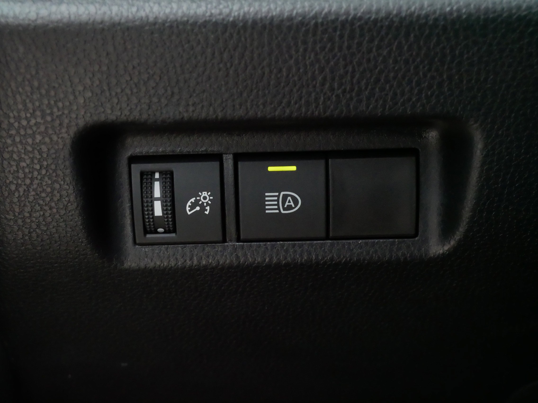 Certified 2025 Toyota RAV4 LE image 26