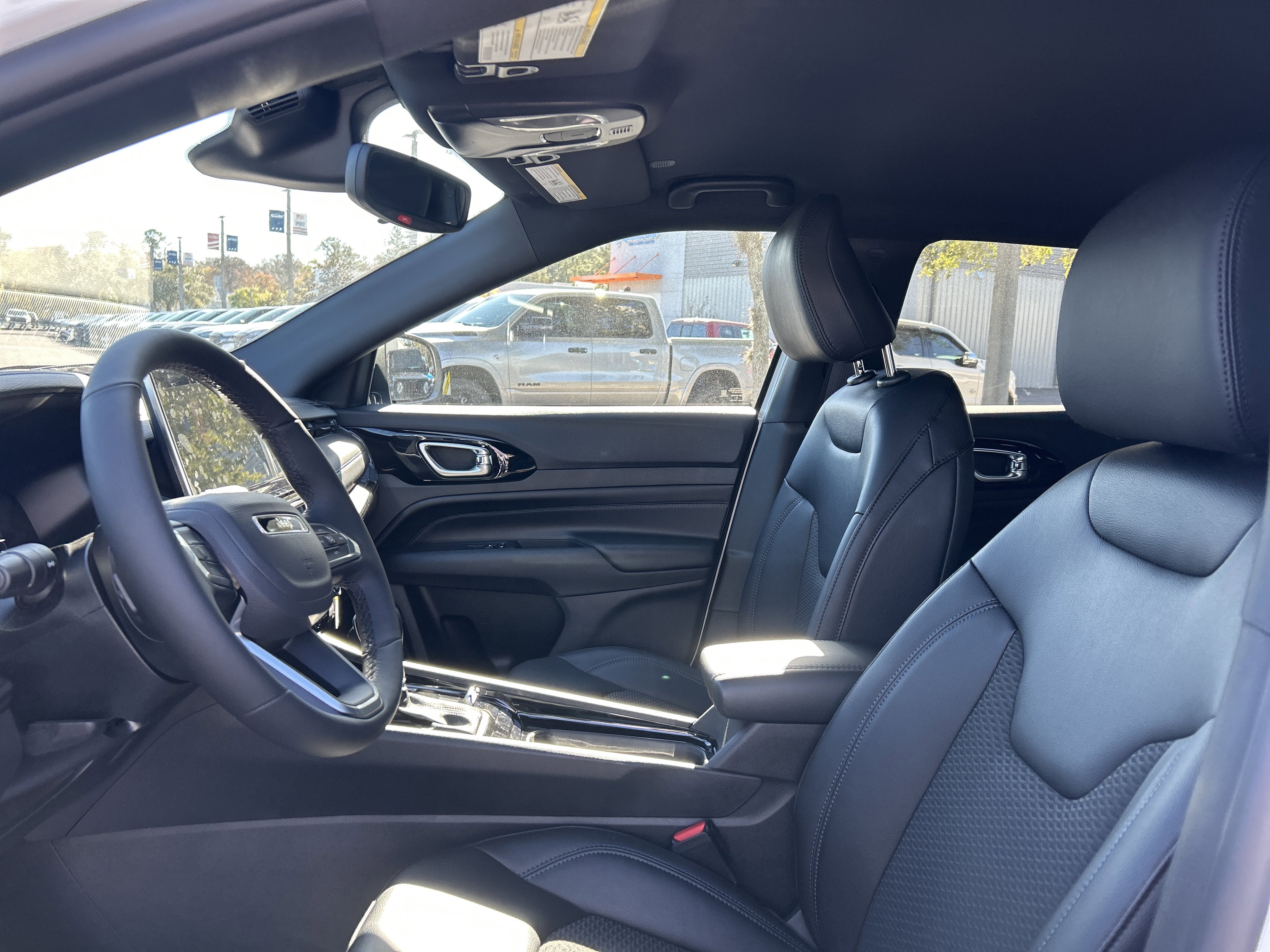 New 2026 Jeep Compass Latitude image 13