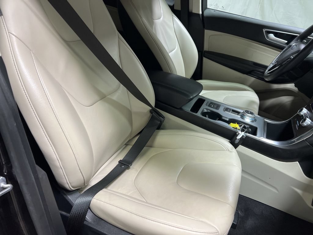 Used 2021 Ford Edge Titanium w/ Cargo Accessory Package FWD image 10