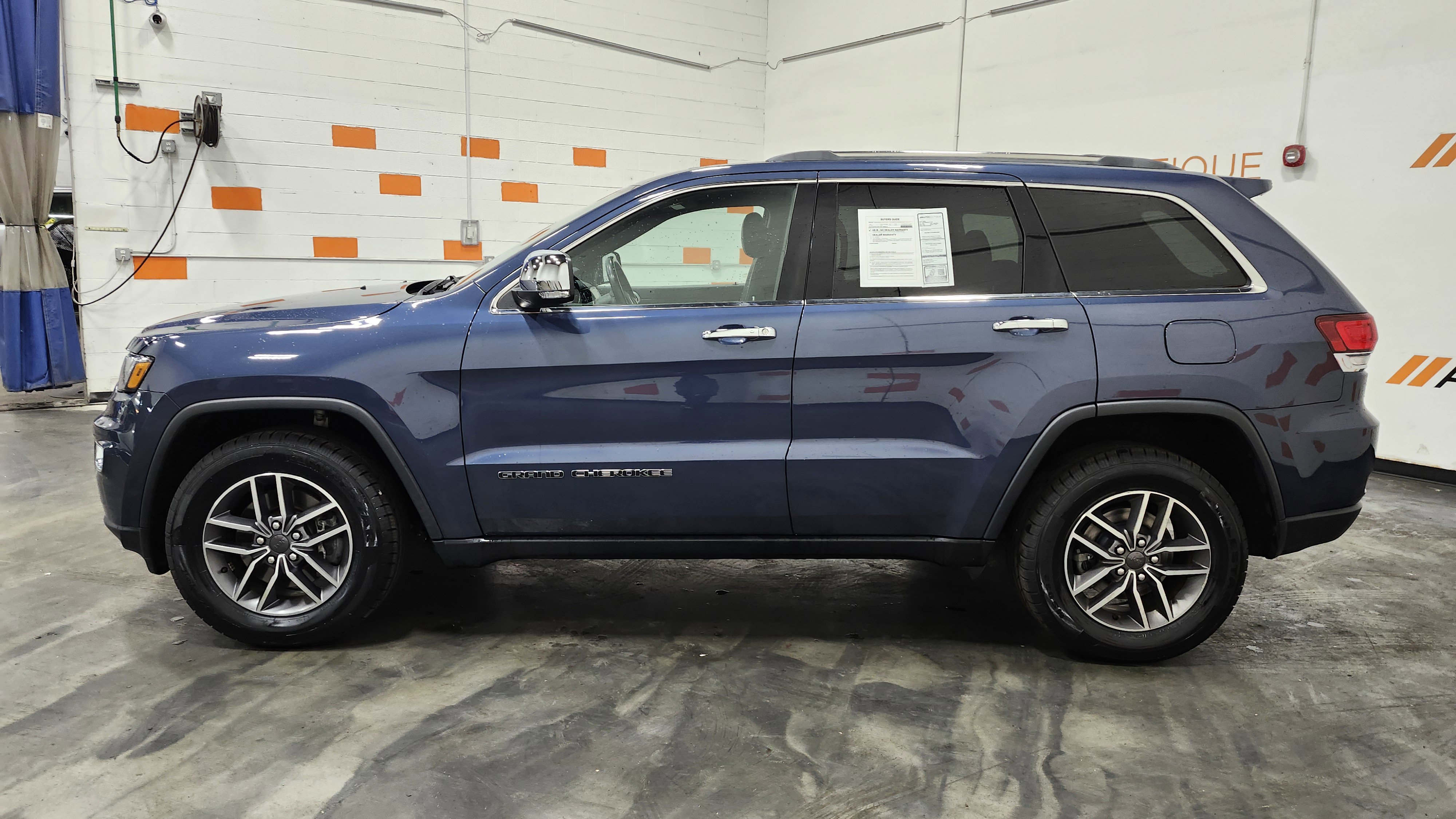 Used 2021 Jeep Grand Cherokee Limited w/ Premium Lighting Group image 17