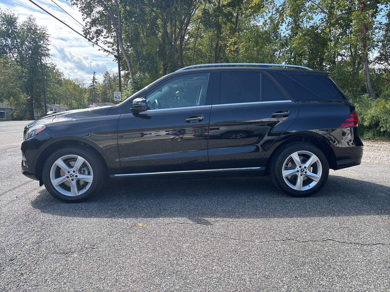 Used 2018 Mercedes-Benz GLE 350 GLE 350 4MATIC AWD 4dr SUV w/ Premium 2 Package image 2