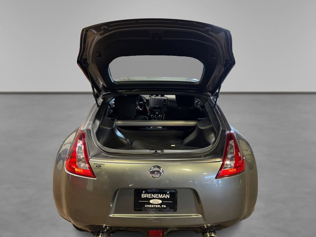 Used 2020 Nissan 370Z Coupe RWD image 10