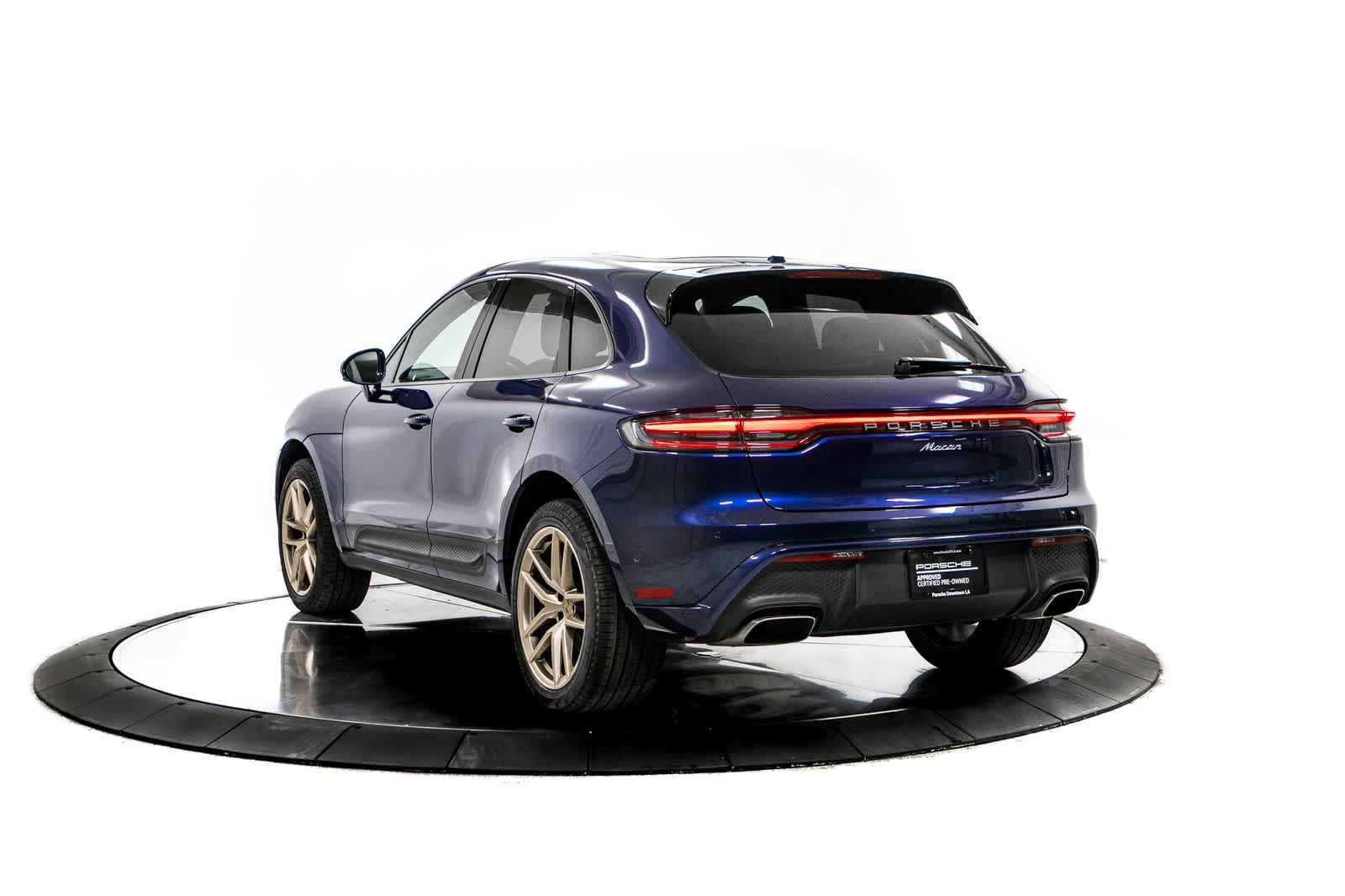 Certified 2023 Porsche Macan AWD/4WD image 3