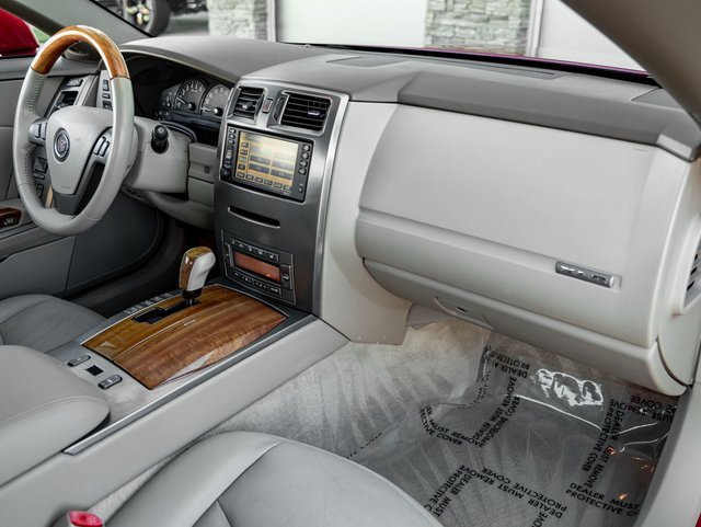 Used 2005 Cadillac XLR image 28