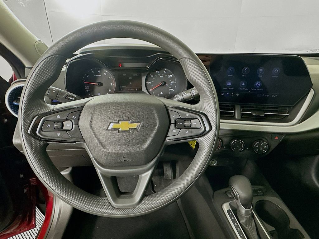 Used 2025 Chevrolet Trax LS w/ LS Convenience Package image 11