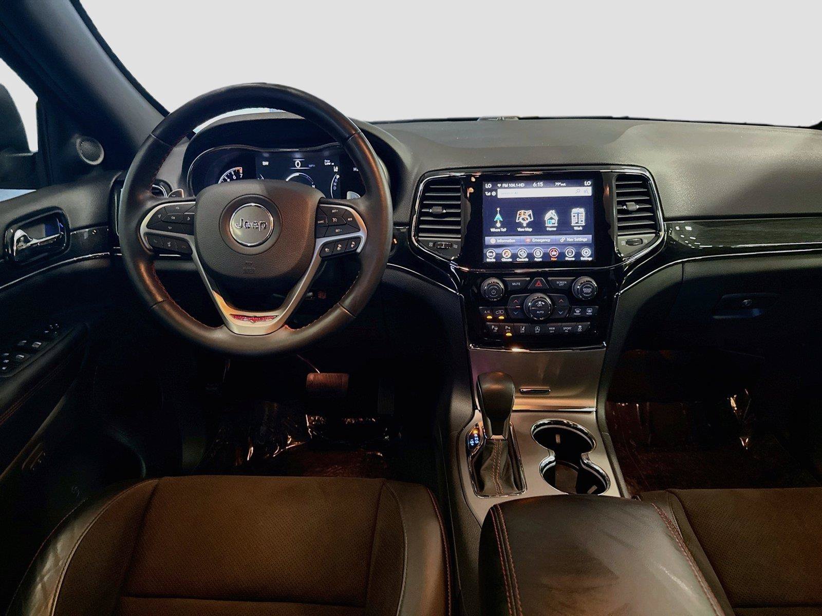 Used 2021 Jeep Grand Cherokee Trailhawk w/ Premium Lighting Group AWD/4WD image 23