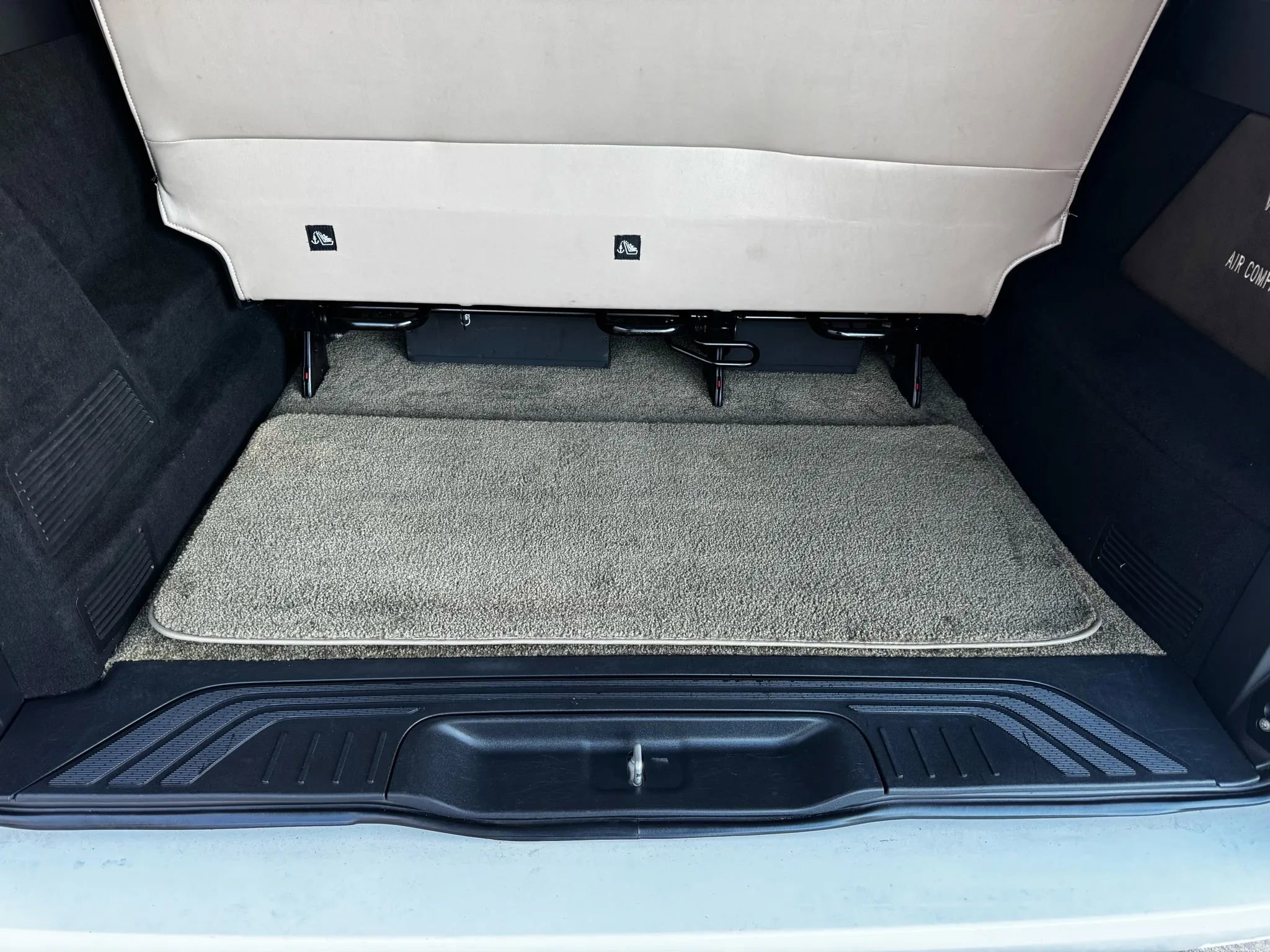 Used 2017 Mercedes-Benz Metris Passenger image 59