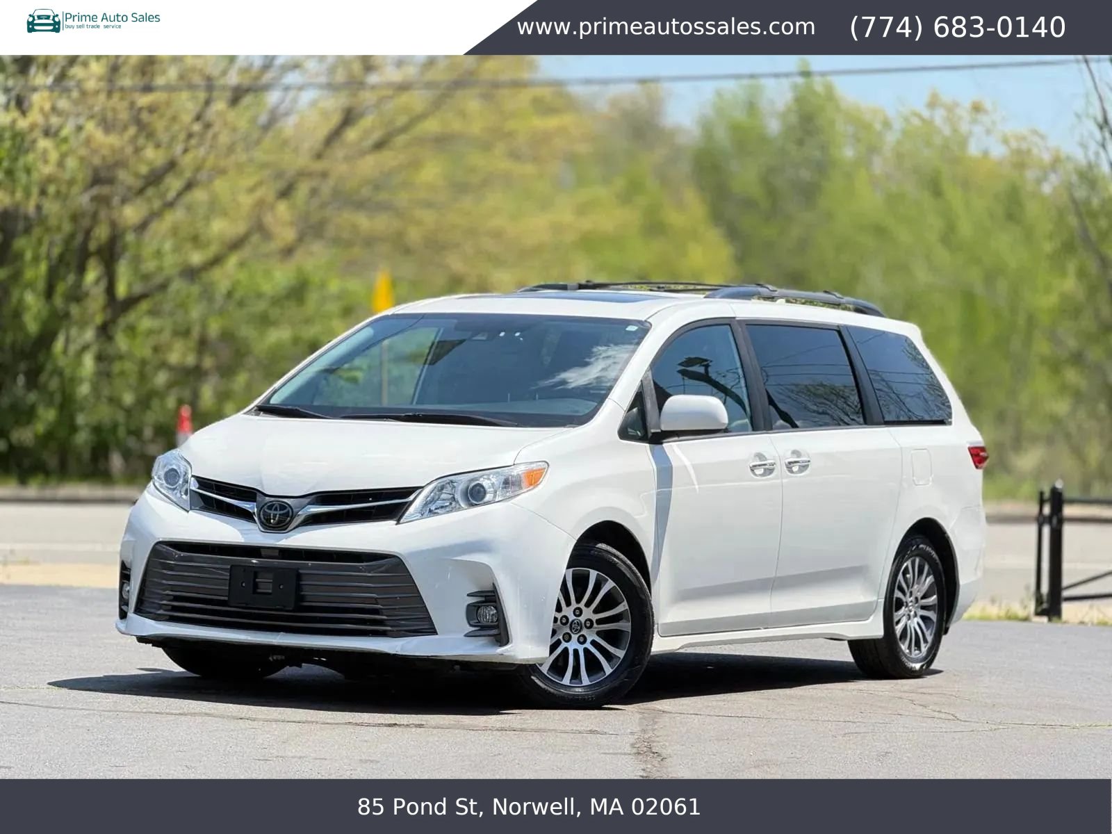 Used 2019 Toyota Sienna XLE w/ XLE Navigation Package FWD image 4