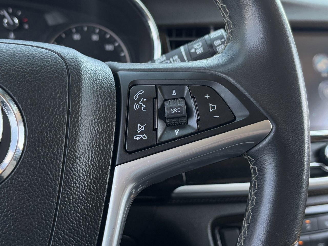 Used 2021 Buick Encore Preferred w/ Safety Package image 16