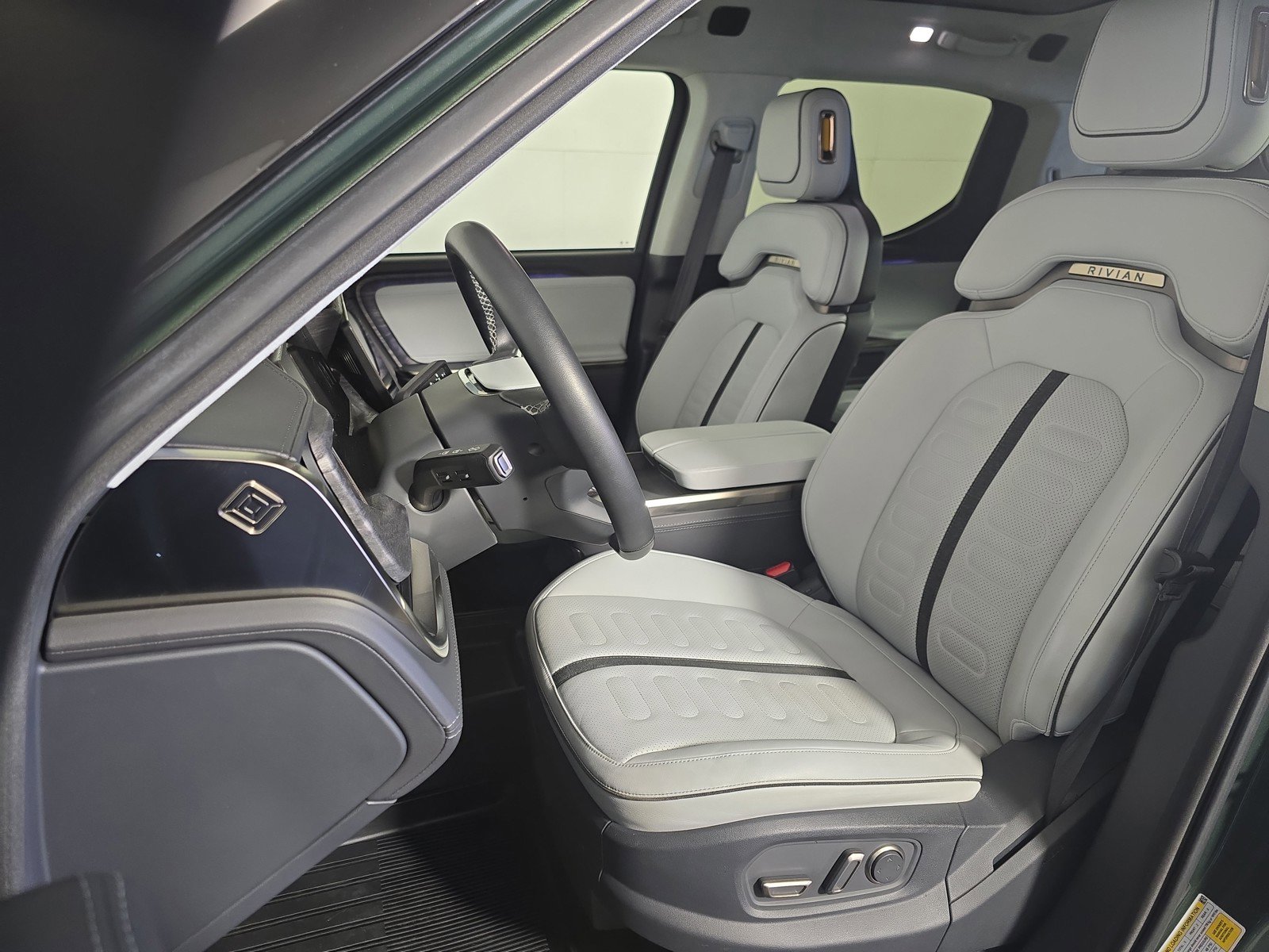 Used 2022 Rivian R1T Launch Edition image 20