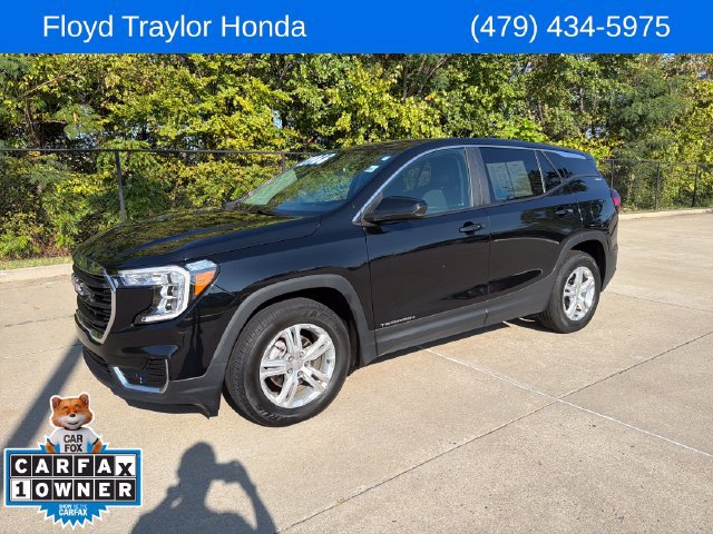 Used 2024 GMC Terrain SLE FWD image 1