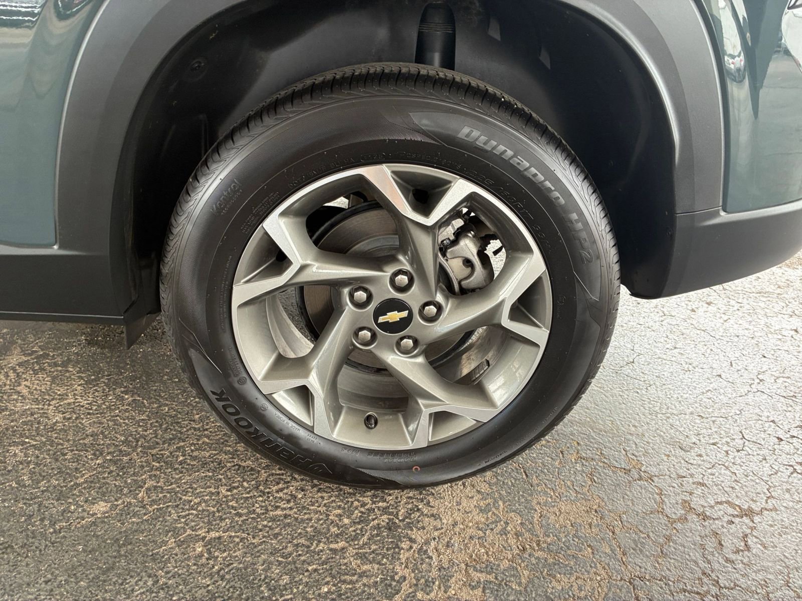 Used 2025 Chevrolet Trax LT w/ LT Convenience Package FWD image 29