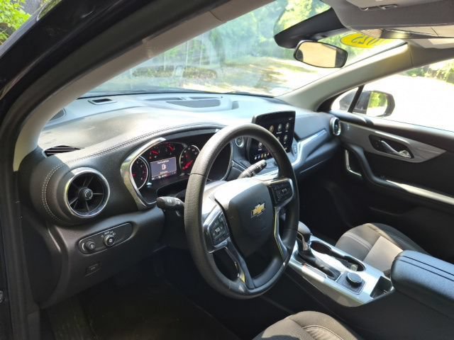 Used 2025 Chevrolet Blazer LT AWD/4WD image 14